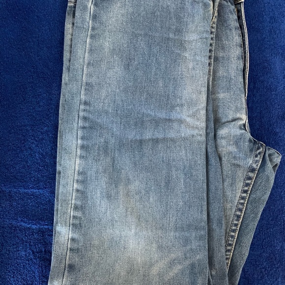 Levis Pants - Picture 2 of 3